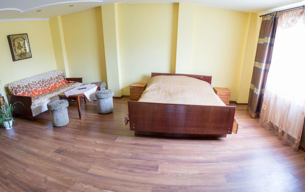 Guest House Cherepaha Kamenets-Podolsk Eksteriør bilde