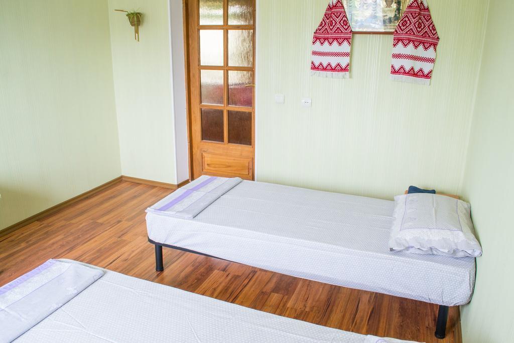 Guest House Cherepaha Kamenets-Podolsk Eksteriør bilde